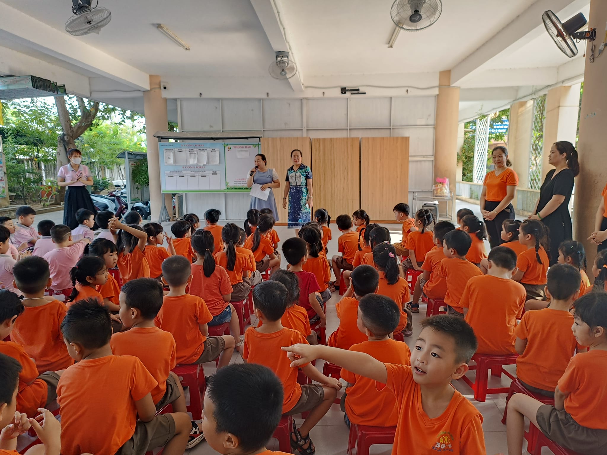 THAM QUAN TRƯỜNG TIỂU HỌC LÝ CÔNG UẨN
