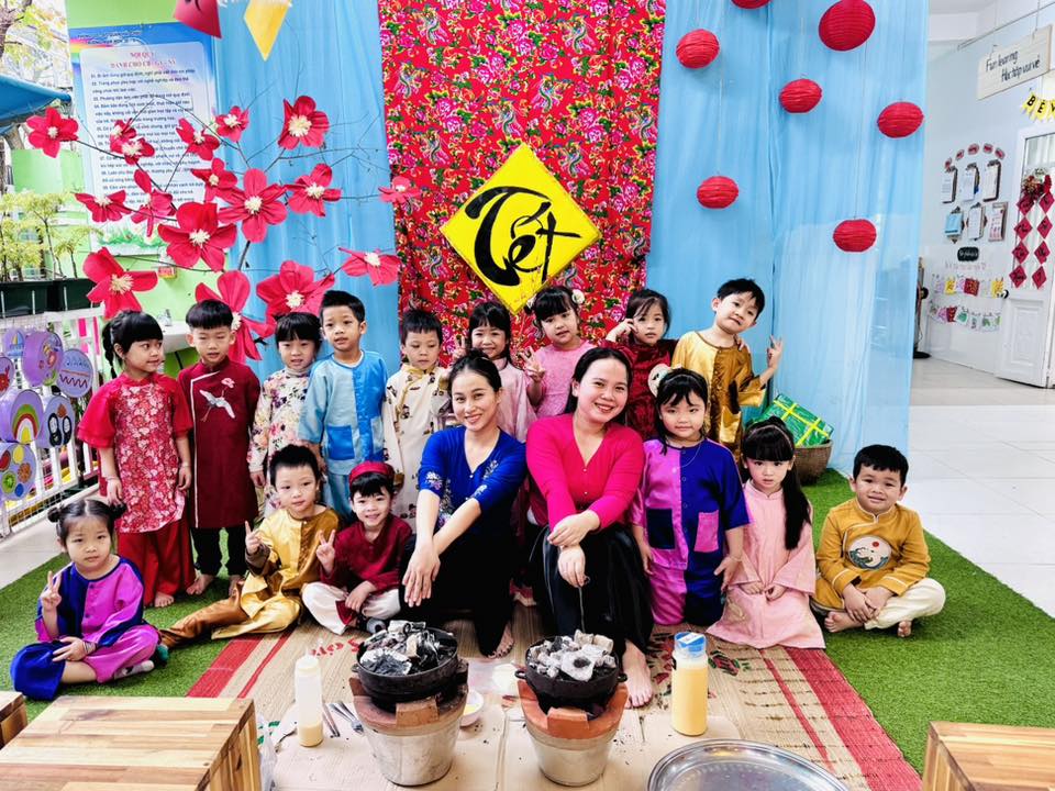 BÉ TRẢI NGHIỆM LÀM BÁNH THUẪN