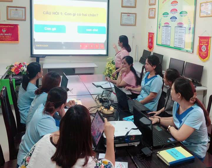 Bồi dưỡng chuyên môn tháng 10 của giáo viên nhà trường
