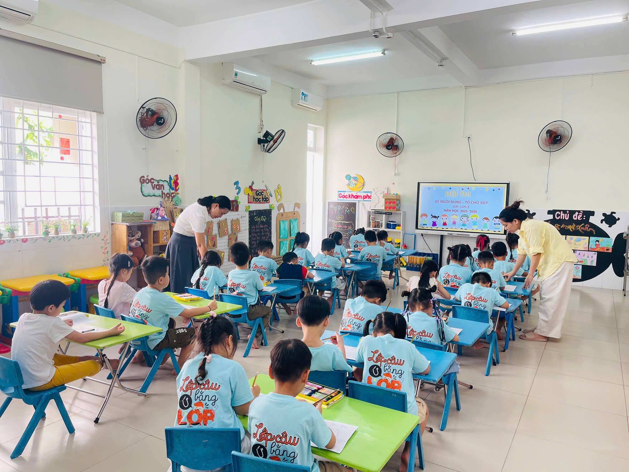 KHẢO SÁT BÉ NGỒI ĐÚNG TÔ CHỮ ĐẸP