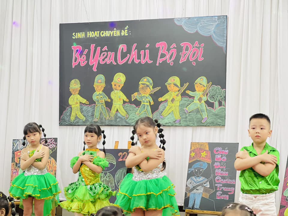 SINH HOẠT CHUYÊN ĐỀ  " BÉ YÊU CHÚ BỘ ĐỘI" CHÀO MỪNG NGÀY THÀNH LẬP QUÂN ĐỘI NHÂN DÂN VIỆT NAM  22/12, NĂM HỌC 2023-2024