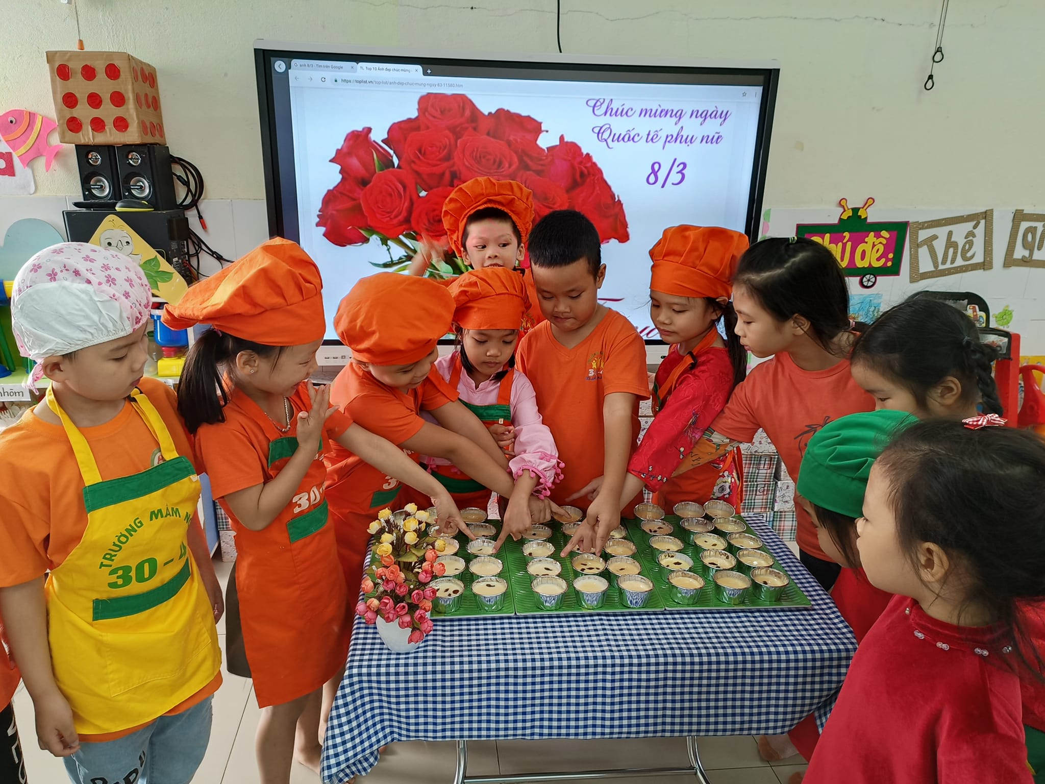 BÉ TẬP LÀM NỘI TRỢ